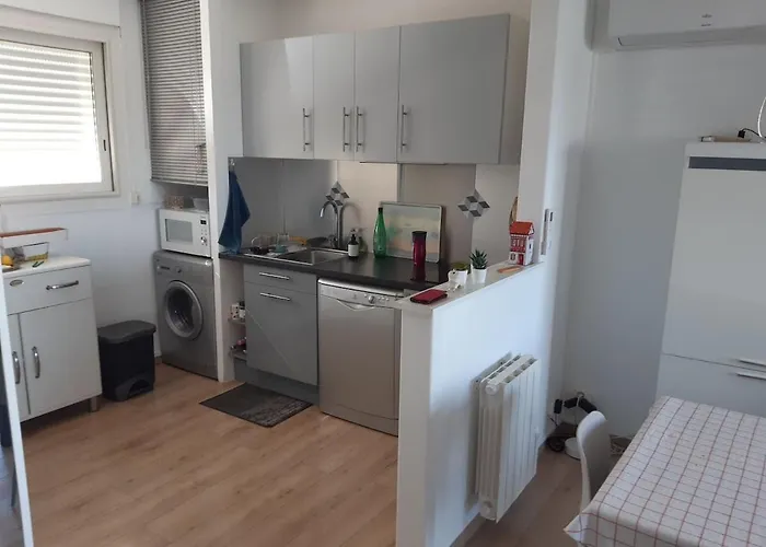 Appartement 2 Bedroom Kitchen, With Terrace *