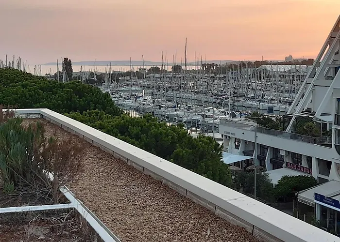 아파트 2 Bedroom Kitchen, With Terrace *